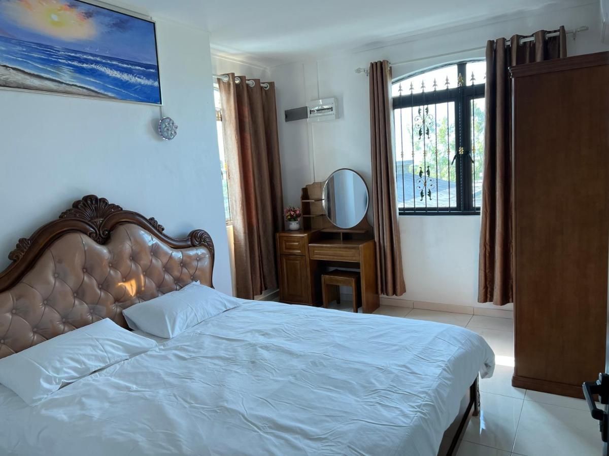 Indira Villa Grand Gaube Exterior photo